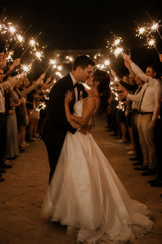 Wedding couple photo idea 9
